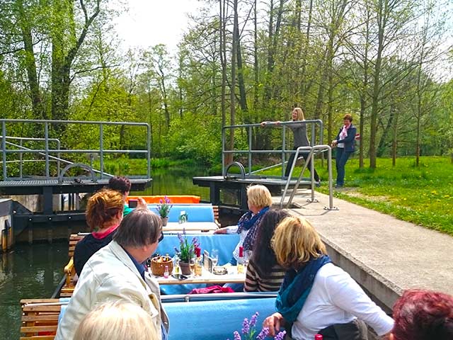 Kahnfahrt mit Spreewälder Grillbüfett